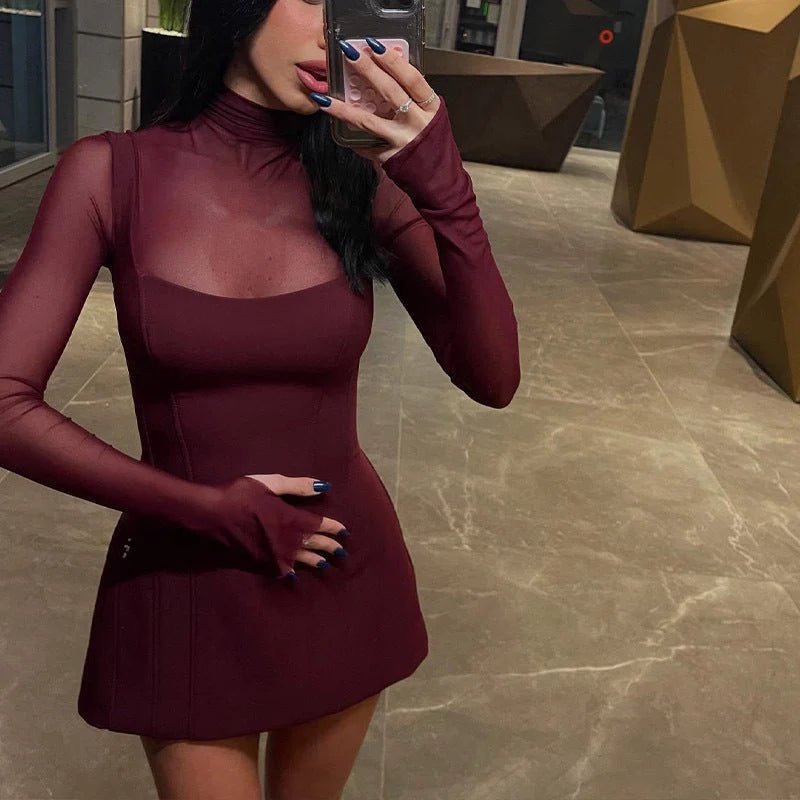 Monica Vestido Corto Evasé con Transparencias de Malla para Mujer