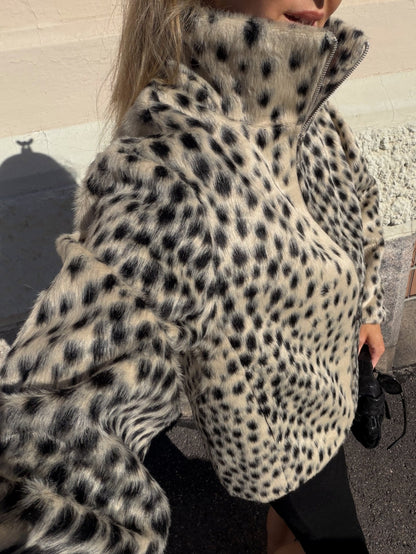 Ema Chaqueta de Piel Sintética con Estampado de Leopardo y Cuello Alto