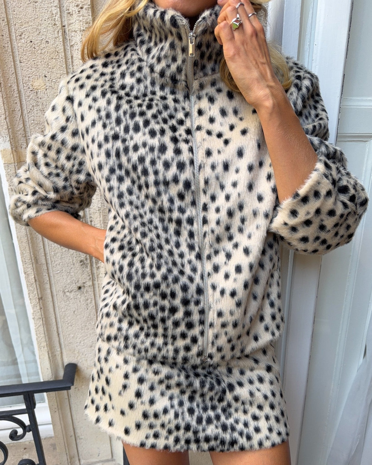 Conjunto Joao Chaqueta de Pelo Sintético con Leopardo y Pollera